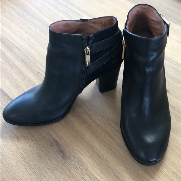 Louise et Cie Shoes - Louise Et Cie Vasca leather suede black booties Louise et Cie Shoes - Louise Et Cie Vasca leather suede black booties